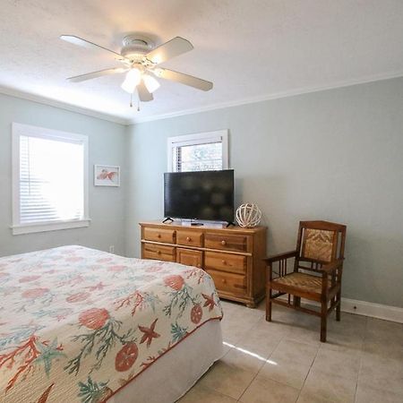 Sandys Dream Walk To North Beach Lower Apartment Tybee Island Dış mekan fotoğraf